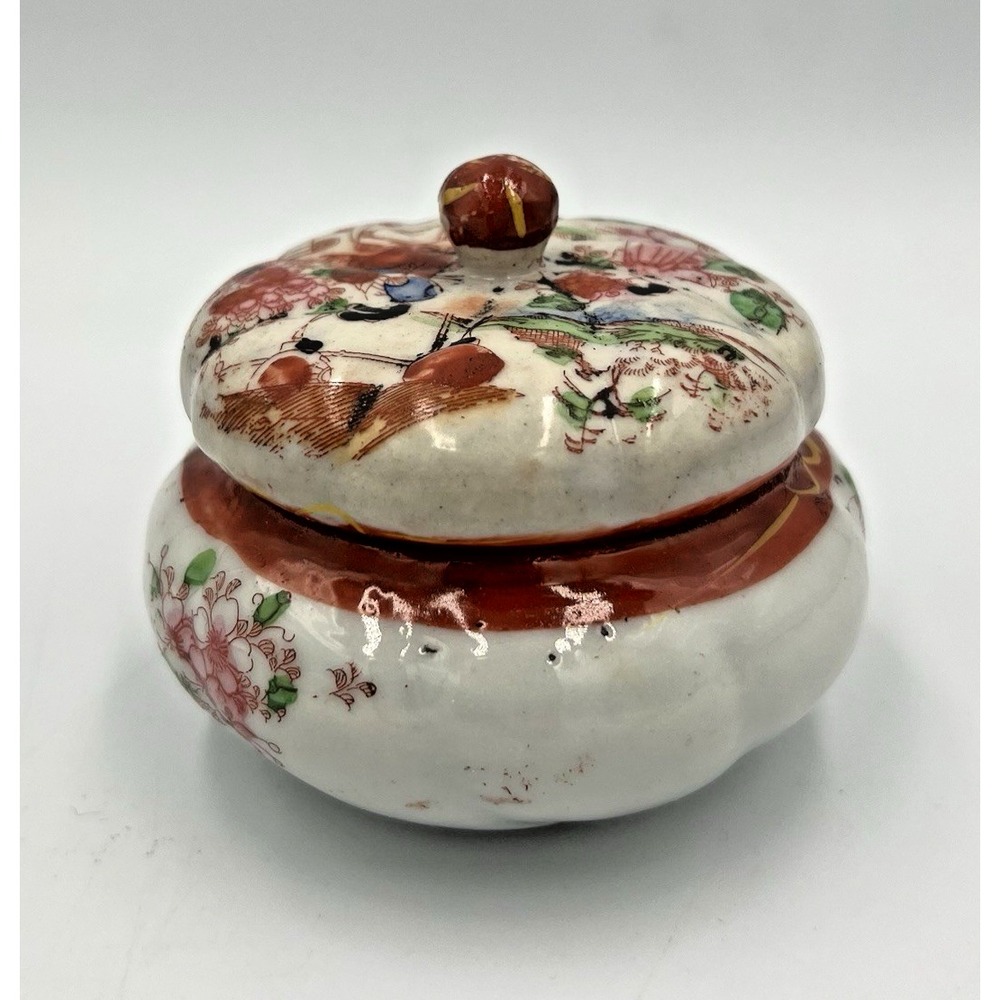 Antique Chinese Famille Rose Small Covered Jar / Trinket With Figures & Florals